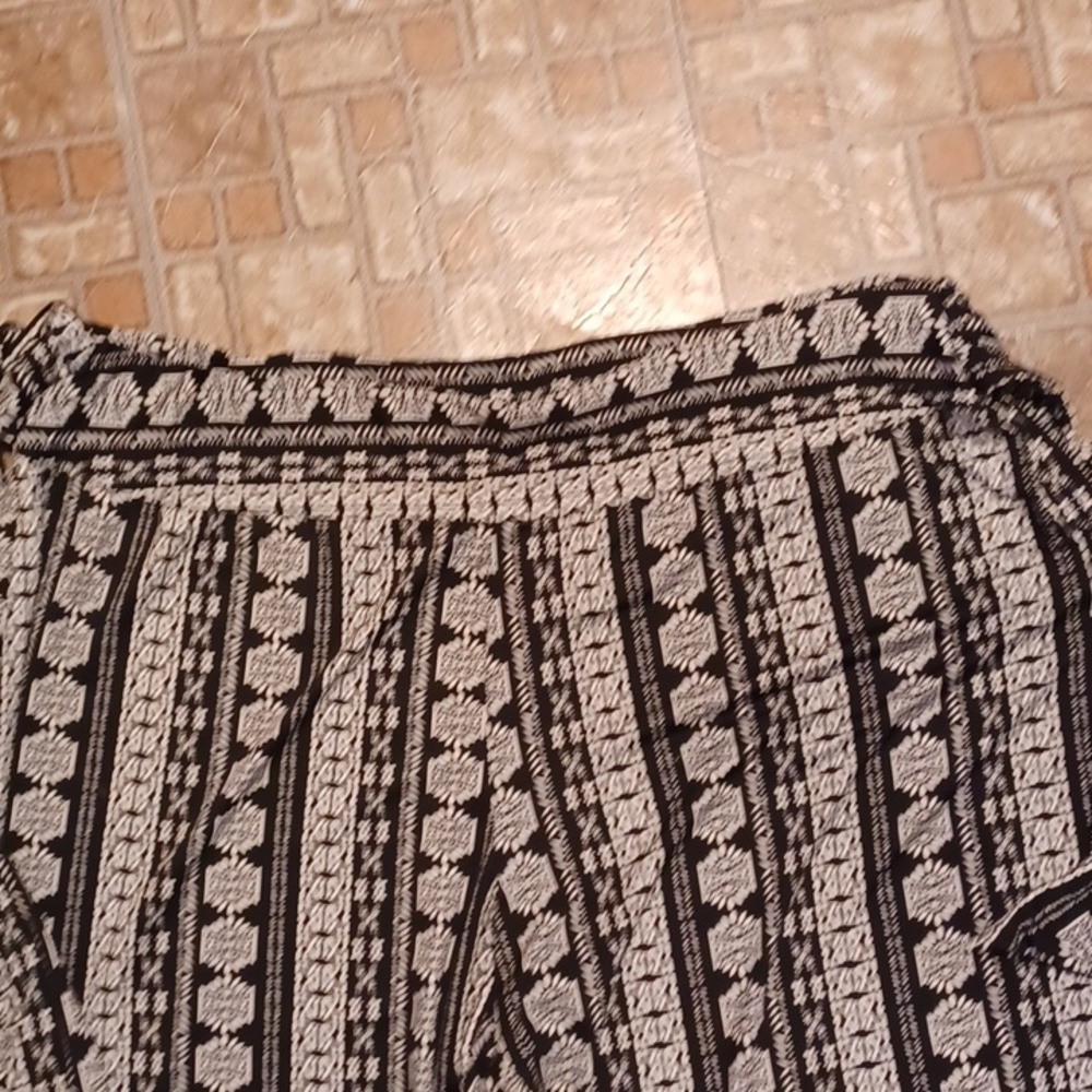 Robert Louis Black and White Geometric Wide Leg Pants Size 3xlarge - Picture 3 of 3